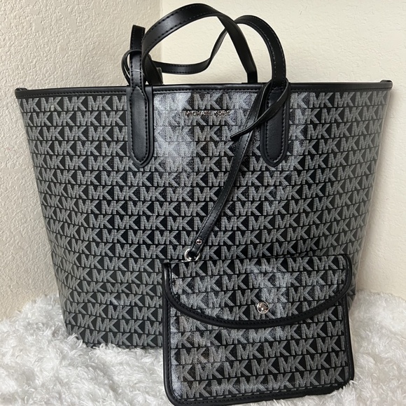 Michael Kors Black Patent Tote - Picture 1 of 8